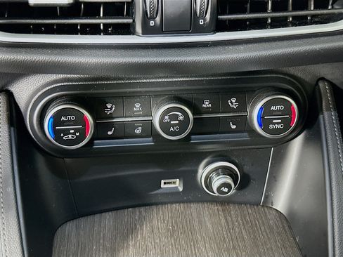 Used 2023 Alfa Romeo Stelvio Ti AWD/4WD image 24