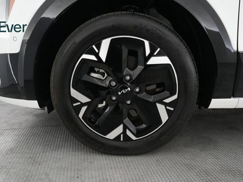 Used 2024 Kia Niro Wave FWD image 19