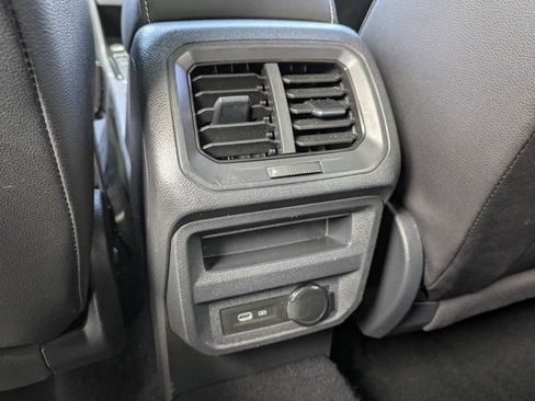 Used 2022 Volkswagen Tiguan SE R-Line FWD image 15