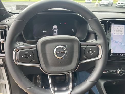 Used 2023 Volvo XC40 Recharge Ultimate w/ Protection Package Premier image 13