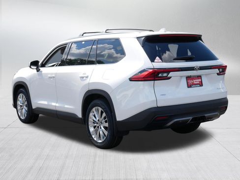 Certified 2024 Toyota Grand Highlander AWD image 5