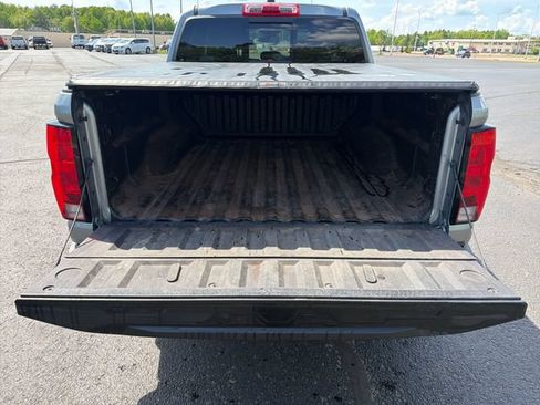 Used 2024 Chevrolet Colorado Trail Boss w/ Technology Package AWD/4WD image 5