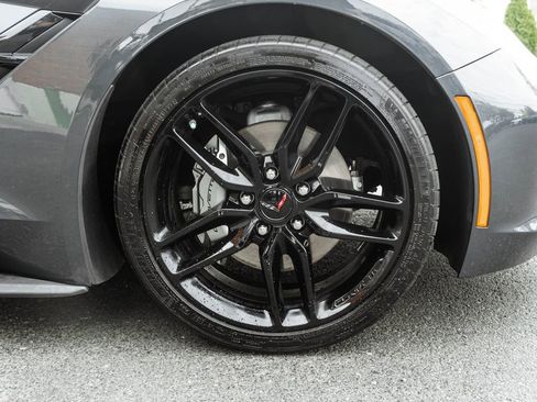 Used 2019 Chevrolet Corvette Stingray Coupe w/ Carbon Flash Badge Package RWD image 5