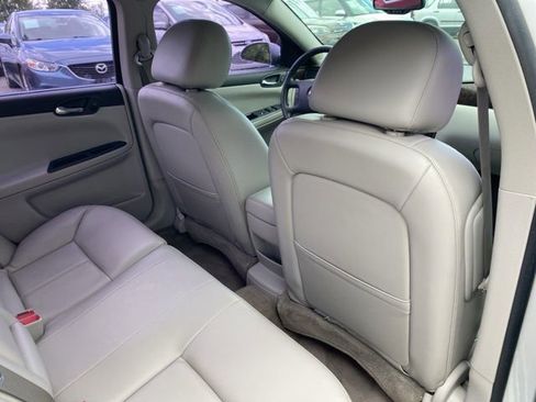 Used 2012 Chevrolet Impala LTZ FWD image 22