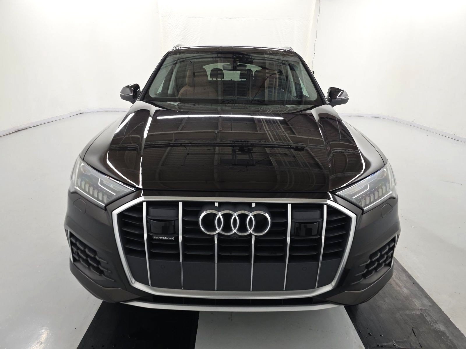 Used 2023 Audi Q7 2.0T Premium Plus w/ Premium Plus Package AWD/4WD image 2