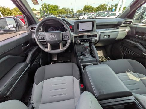 Used 2025 Toyota Tacoma TRD Off-Road AWD/4WD image 13