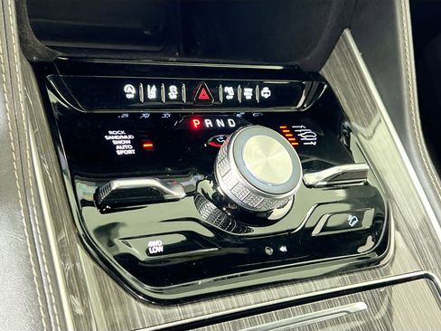 Used 2022 Jeep Wagoneer Series III image 17