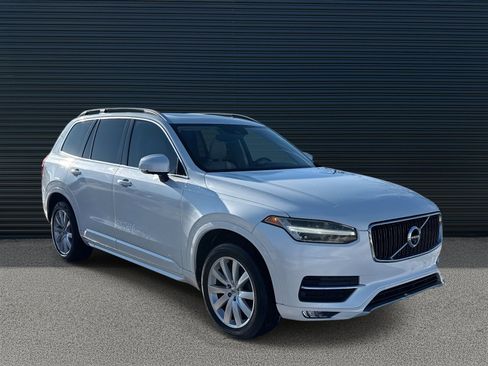 Used 2017 Volvo XC90 T6 Momentum w/ Vision Package image 3