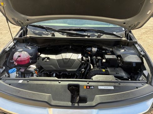 Used 2025 Kia Sportage LX image 32