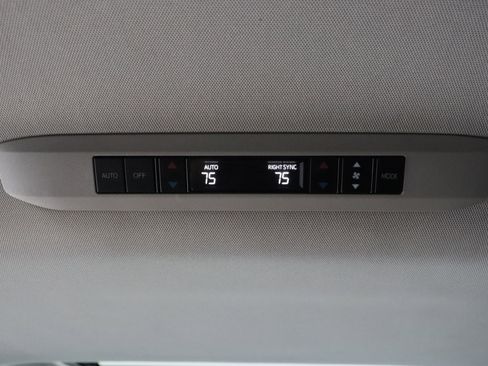 Used 2021 Toyota Sienna XLE FWD image 30