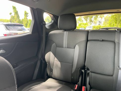 Used 2025 Chevrolet Blazer LT FWD image 38