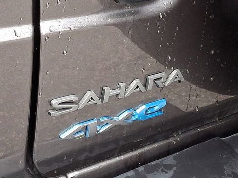 Used 2025 Jeep Wrangler Unlimited Sahara w/ Safety Group image 31