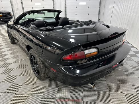 Used 2002 Chevrolet Camaro Z28 RWD image 17