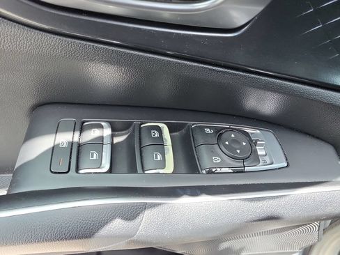 Used 2022 Kia Sorento LX FWD image 17