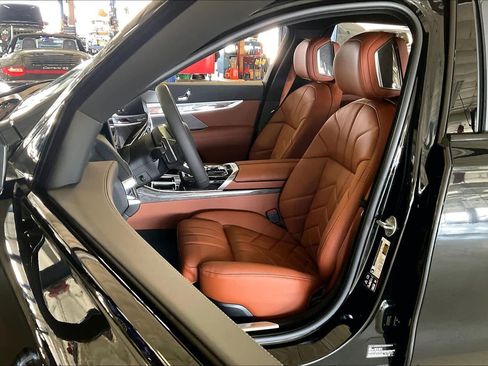 New 2026 BMW 760i xDrive w/ Executive Package AWD/4WD image 9