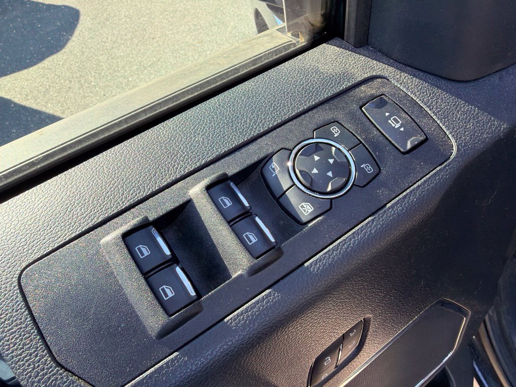 Used 2022 Ford F350 Lariat w/ Tremor Off-Road Package AWD/4WD image 14