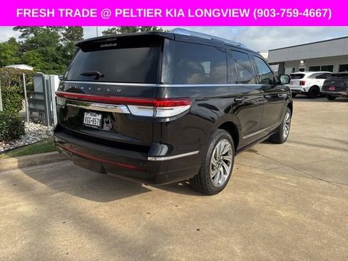 Used 2023 Lincoln Navigator Reserve image 19