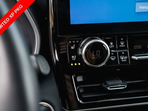 Used 2024 Toyota Highlander Limited FWD image 19