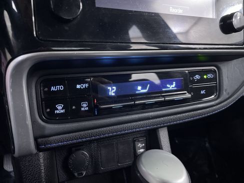 Used 2018 Toyota Corolla SE FWD image 16