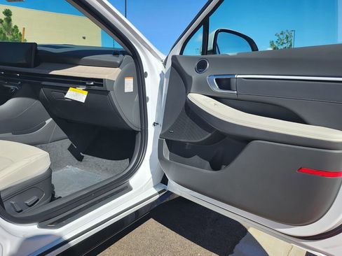 New 2025 Hyundai Sonata Limited image 24
