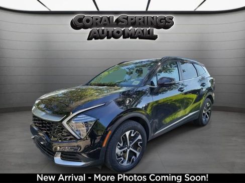 Certified 2024 Kia Sportage EX w/ EX Premium Package AWD/4WD image 2