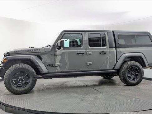 Used 2023 Jeep Gladiator Sport AWD/4WD image 3