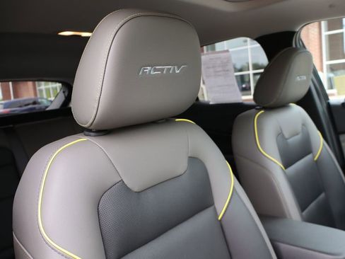 Used 2025 Chevrolet Trax ACTIV w/ Sunroof Package FWD image 44