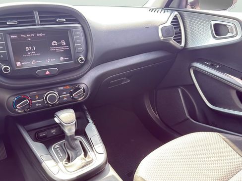 Used 2024 Kia Soul LX w/ Option Group 015 FWD image 19