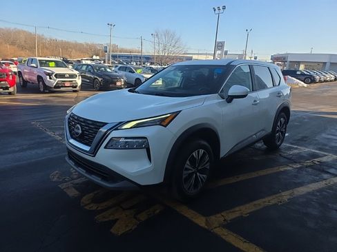 Certified 2023 Nissan Rogue SV image 9