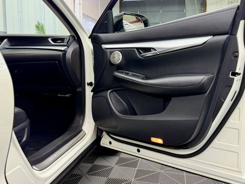 Used 2019 INFINITI QX50 Essential w/ Proactive Package image 7