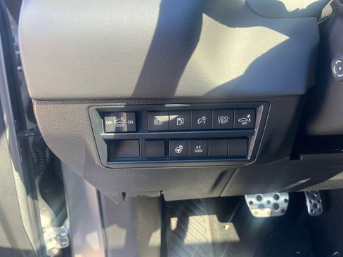 New 2025 Toyota Tundra Platinum AWD/4WD image 17