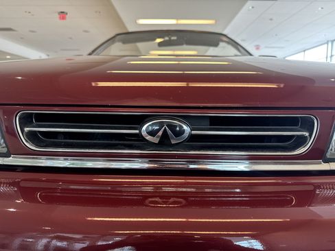 Used 1991 INFINITI M30 Convertible RWD image 3