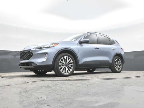 Used 2022 Ford Escape Titanium AWD/4WD image 25