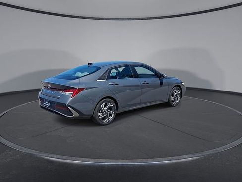 New 2026 Hyundai Elantra Limited FWD image 9