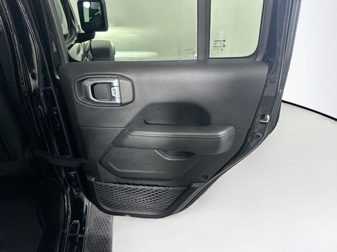 Used 2023 Jeep Wrangler Unlimited Sahara w/ Cold Weather Group AWD/4WD image 28