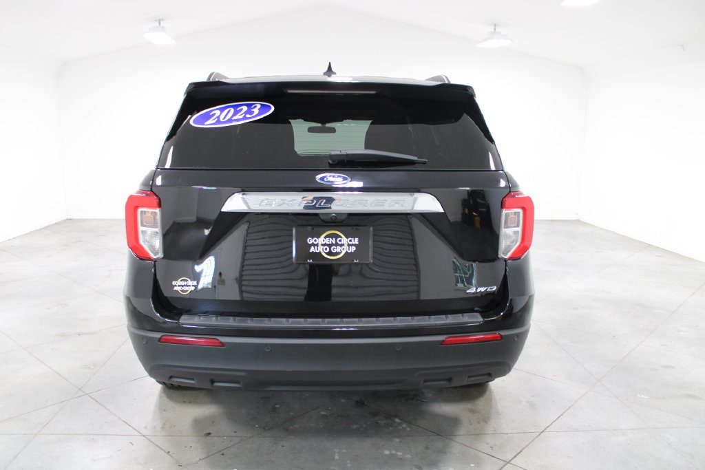 Used 2023 Ford Explorer XLT AWD/4WD image 8