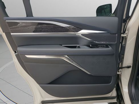 New 2026 Cadillac Escalade IQ Sport 1 w/ LPO, ONYX Package AWD/4WD image 19