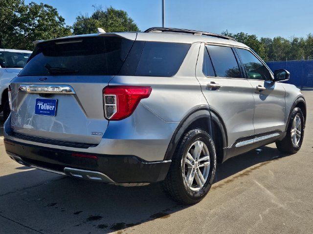 Used 2020 Ford Explorer XLT w/ Equipment Group 202A RWD image 4