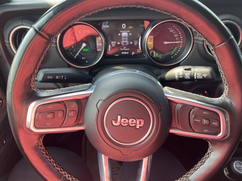 Used 2022 Jeep Wrangler Unlimited Sahara w/ Cold Weather Group image 13