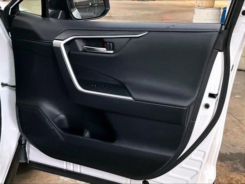 Used 2024 Toyota RAV4 XSE w/ Advanced Technology Package image 23