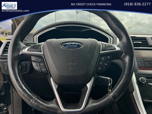 Used 2014 Ford Fusion SE FWD image 12