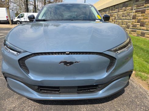 Used 2023 Ford Mustang Mach-E Select image 5