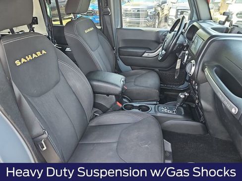 Used 2015 Jeep Wrangler Unlimited Sahara w/ Connectivity Group image 12