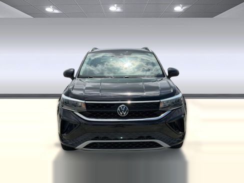 Used 2023 Volkswagen Taos SE AWD/4WD image 6