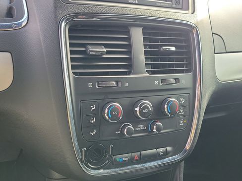 Used 2015 Dodge Grand Caravan SXT w/ Blacktop Package image 27
