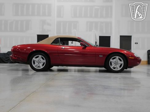 Used 1997 Jaguar XK8 Convertible image 39