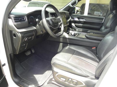 Used 2023 Jeep Wagoneer Series II AWD/4WD image 15