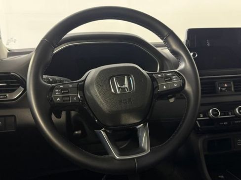 Used 2025 Honda Pilot Touring image 26