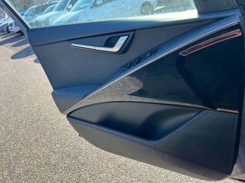 Certified 2025 Kia Niro Wind w/ Wind Preserve Package FWD image 18