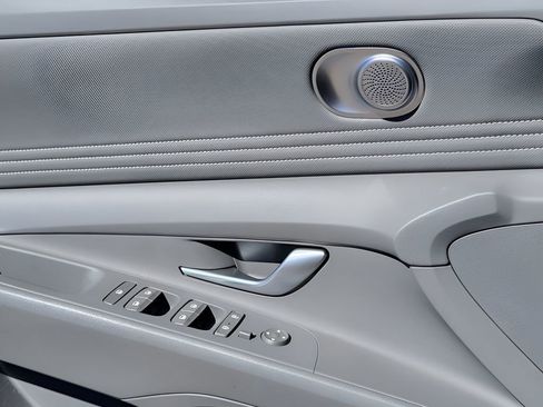 Used 2023 Hyundai Elantra SEL w/ Convenience Package image 13